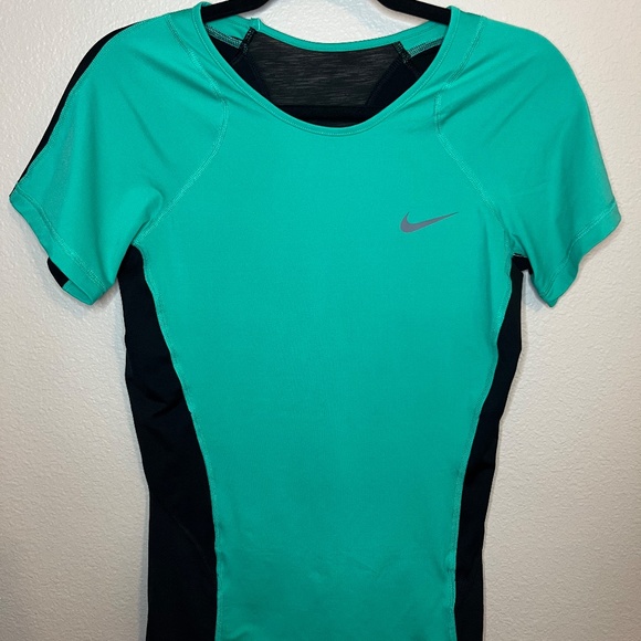 Nike Pro Womens Dri Fit Shirt Green and Black with Sheer Back Size Medium - Picture 4 of 7